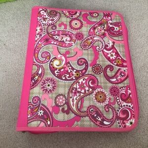 Full-zip Vera Bradley paisley binder